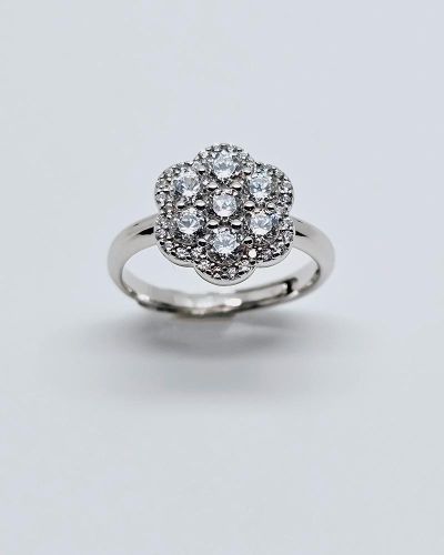 Anello in argento a fiore