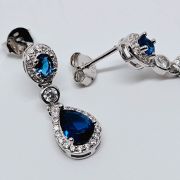 Orecchini in argento pendenti con pietre