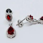 Orecchini in argento pendenti con pietre
