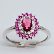 Anello in argento ovale con pietre