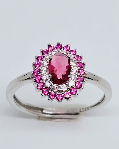 Anello in argento ovale con pietre