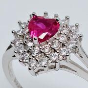 Anello cuore in argento con pietre