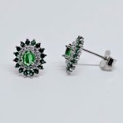 Orecchini ovali in argento con pietre