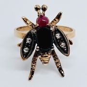 Anello mosca stile antico oro 375% con pietre preziose