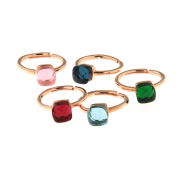 Anello in argento rosato con pietra